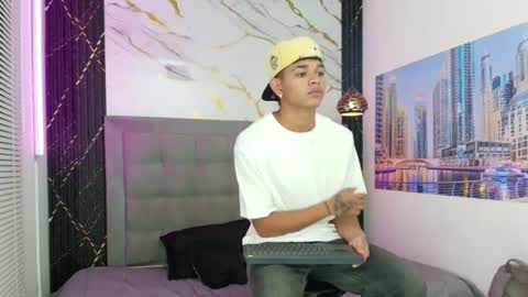 Snapshot of nova_mitchell chatting on 07-05-26, 12:23 NOVA online show from 07-05-26, 12:23
