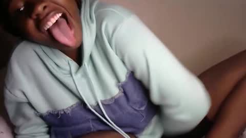 novaah online show from 03-24-26, 02:05