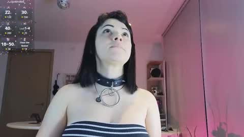 Snapshot of novafet chatting on 12-21-25, 11:45 nova online show from 12-21-25, 11:45