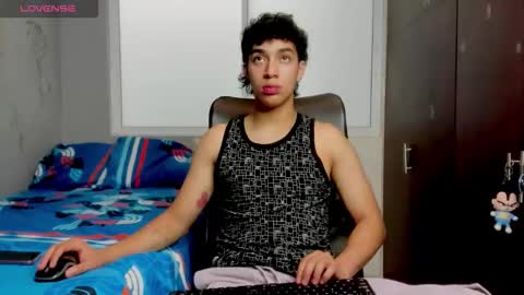 Snapshot of noxx_stark chatting on 12-19-25, 06:48 Noxx online show from 12-19-25, 06:48