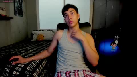 Snapshot of noxx_stark chatting on 02-18-26, 03:19 Noxx online show from 02-18-26, 03:19