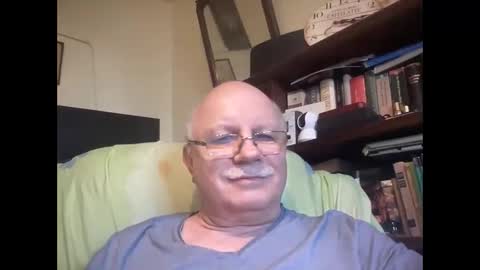 Snapshot of nukiss chatting on 10-27-25, 01:15 nukiss online show from 10-27-25, 01:15