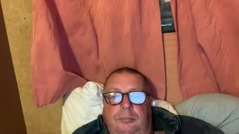 Snapshot of nurod chatting on 10-15-25, 05:40 nurod online show from 10-15-25, 05:40