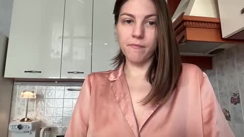 Snapshot of nursedoll chatting on 09-16-25, 05:08 Ema online show from 09-16-25, 05:08