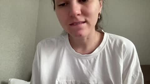 Ema online show from 04-21-26, 10:54