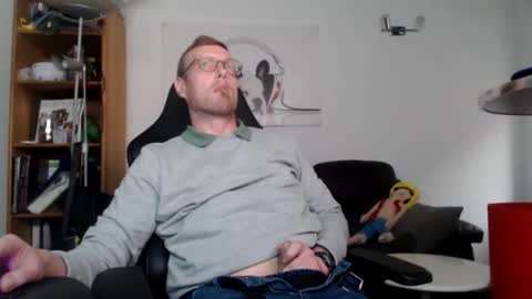 nursefan online show from 10-31-25, 03:46