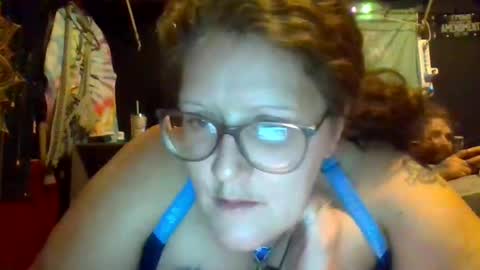 Snapshot of nutthousefunnyfarm chatting on 12-19-25, 04:08 nutthousefunnyfarm online show from 12-19-25, 04:08