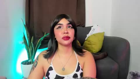 Snapshot of nyalgasai1 chatting on 11-18-25, 03:45 Nia online show from 11-18-25, 03:45