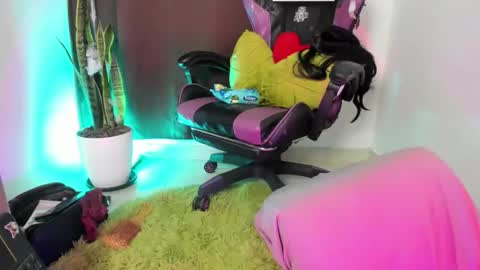 Snapshot of nyalgasai1 chatting on 11-20-25, 04:23 Nia online show from 11-20-25, 04:23