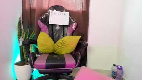 Snapshot of nyalgasai1 chatting on 11-23-25, 07:13 Nia online show from 11-23-25, 07:13