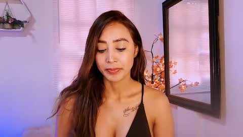 Nycole online show from 11-21-25, 03:33