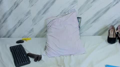 xionela gates online show from 03-03-25, 01:10