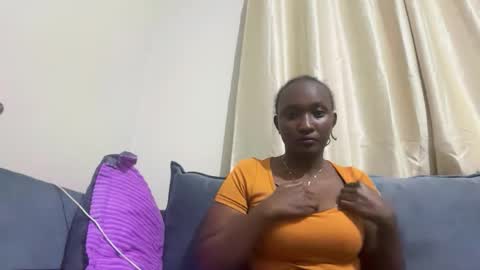 Snapshot of nyrarose chatting on 01-06-26, 01:20 nyrarose online show from 01-06-26, 01:20