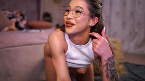 Snapshot of nyrobinova chatting on 01-25-25, 01:30 nyrobinova online show from 01-25-25, 01:30