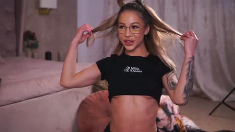 Snapshot of nyrobinova chatting on 01-30-25, 04:16 nyrobinova online show from 01-30-25, 04:16