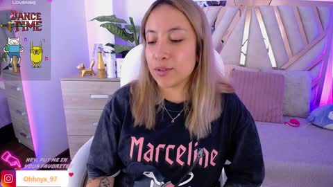 Alex   .    online show from 01-25-25, 08:21