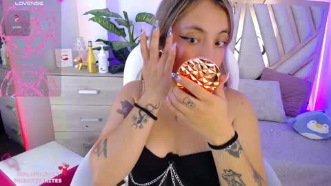 Alex   .    online show from 01-31-25, 08:54