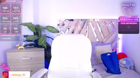 Alex   .    online show from 03-07-25, 03:40