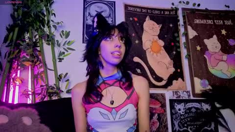 Snapshot of nyx_nayla chatting on 06-08-26, 01:28 online show from 06-08-26, 01:28