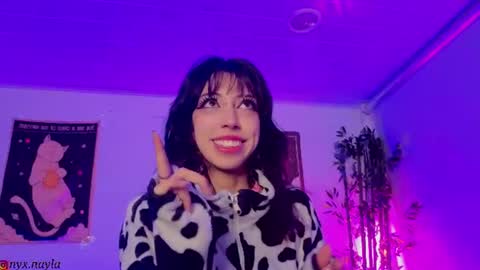 Snapshot of nyx_nayla chatting on 07-03-26, 06:53 online show from 07-03-26, 06:53