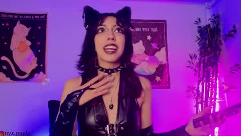 Snapshot of nyx_nayla chatting on 07-10-26, 04:39 online show from 07-10-26, 04:39