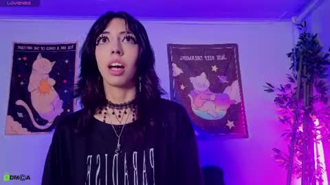 Snapshot of nyx_nayla chatting on 08-01-26, 02:11 online show from 08-01-26, 02:11