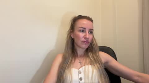 Snapshot of nyxelia_ chatting on 05-14-26, 07:37 Anastasia online show from 05-14-26, 07:37