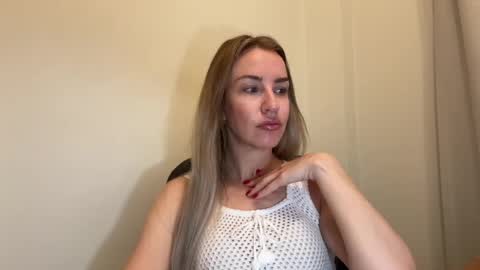 Snapshot of nyxelia_ chatting on 05-19-26, 07:04 Anastasia online show from 05-19-26, 07:04