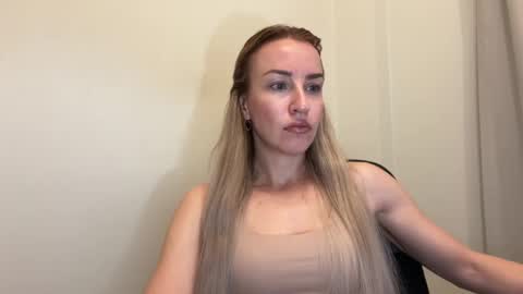 Snapshot of nyxelia_ chatting on 05-25-26, 07:03 Anastasia online show from 05-25-26, 07:03