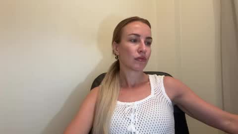 Snapshot of nyxelia_ chatting on 06-03-26, 07:11 Anastasia online show from 06-03-26, 07:11