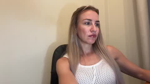 Snapshot of nyxelia_ chatting on 06-05-26, 07:14 Anastasia online show from 06-05-26, 07:14
