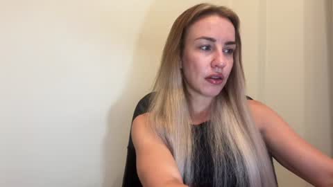 Snapshot of nyxelia_ chatting on 06-10-26, 07:07 Anastasia online show from 06-10-26, 07:07