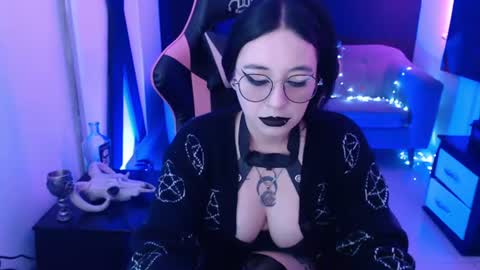 Snapshot of nyxnocturne chatting on 06-18-26, 11:58 Nyx online show from 06-18-26, 11:58