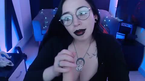 Snapshot of nyxnocturne chatting on 07-06-26, 03:03 Nyx online show from 07-06-26, 03:03