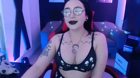 Snapshot of nyxnocturne chatting on 07-22-26, 12:19 Nyx online show from 07-22-26, 12:19