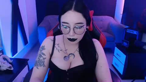 Snapshot of nyxnocturne chatting on 07-28-26, 04:39 Nyx online show from 07-28-26, 04:39