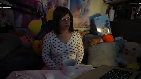 Snapshot of nyxraven chatting on 12-19-24, 04:02 NyxRaven online show from 12-19-24, 04:02