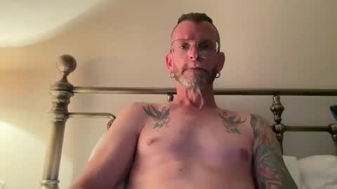 Snapshot of o_johnny_deep_o chatting on 01-05-26, 08:34 Jonathan Deep online show from 01-05-26, 08:34