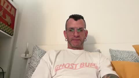 Snapshot of o_johnny_deep_o chatting on 03-07-26, 02:03 Jonathan Deep online show from 03-07-26, 02:03