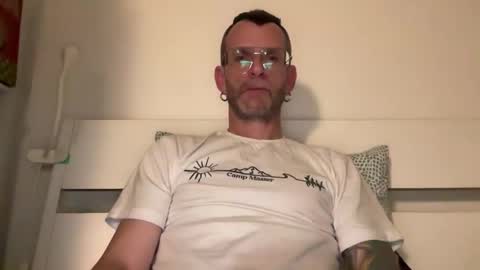 Snapshot of o_johnny_deep_o chatting on 03-17-26, 11:19 Jonathan Deep online show from 03-17-26, 11:19