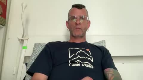 Snapshot of o_johnny_deep_o chatting on 04-08-26, 10:48 Jonathan Deep online show from 04-08-26, 10:48