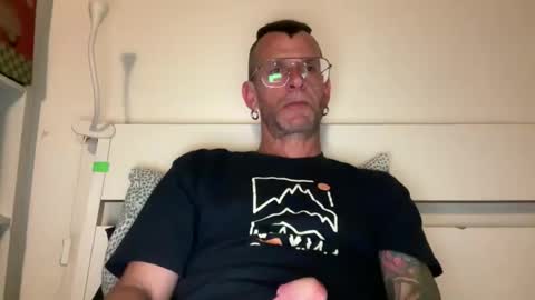 Snapshot of o_johnny_deep_o chatting on 04-08-26, 11:59 Jonathan Deep online show from 04-08-26, 11:59