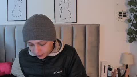 Sara Help me reach 1000 followers online show from 07-26-26, 04:47