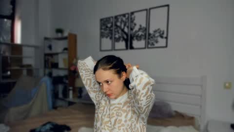 Elis online show from 04-06-26, 04:46