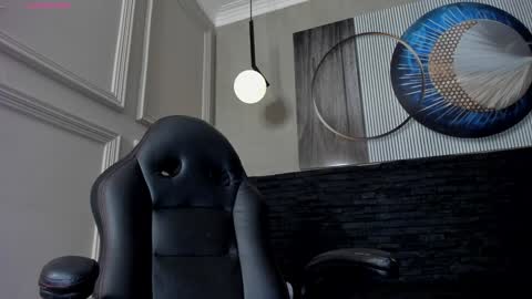 independent model online show from 01-31-25, 04:06