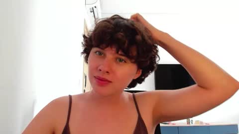 Evie online show from 03-18-26, 08:17
