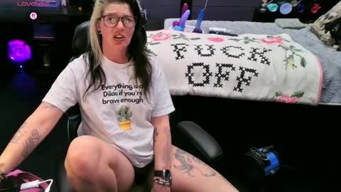 Snapshot of oddywithabody chatting on 04-05-26, 06:21 Oddy With A Body online show from 04-05-26, 06:21