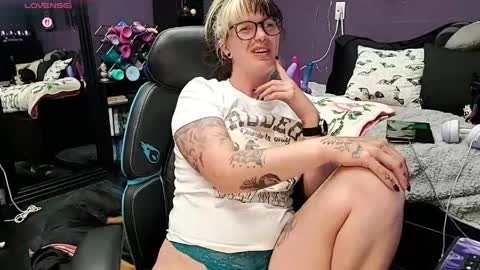 Snapshot of oddywithabody chatting on 05-04-26, 05:58 Oddy With A Body online show from 05-04-26, 05:58