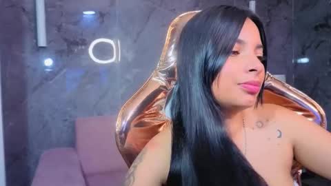 odette_b online show from 11-18-25, 03:23