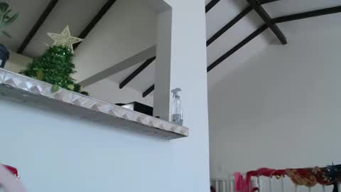 Snapshot of odette_brigh_ chatting on 12-26-24, 07:27 Val online show from 12-26-24, 07:27
